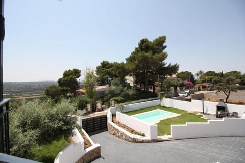 Natural landscape, Swimming pool, sunbed
