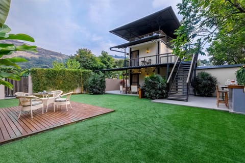 Property building, Garden