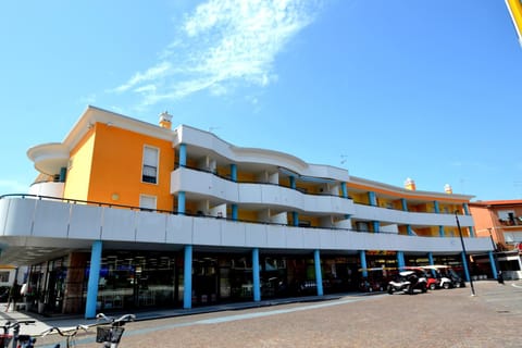 Property building, Facade/entrance, Neighbourhood