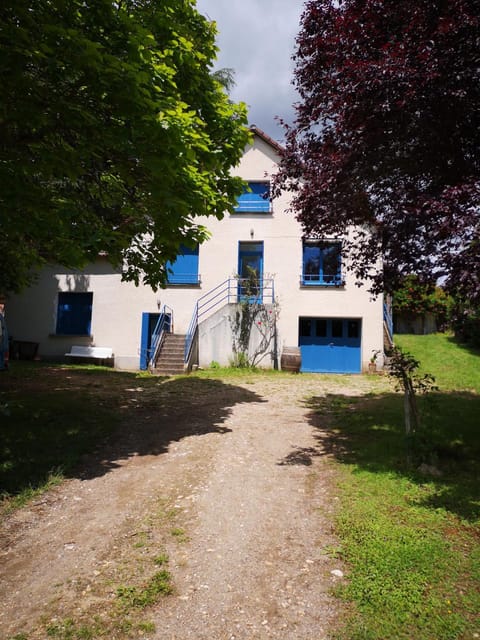 Les Maufrais House in Centre-Val de Loire