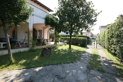 Property building, Garden, On site