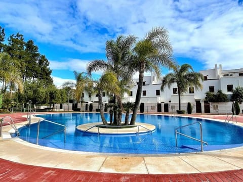 Day, Swimming pool