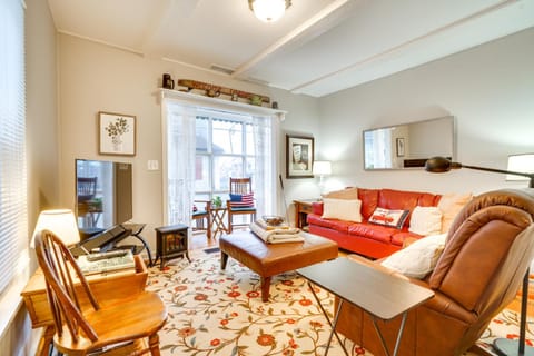 Prime Lakeside Village Location Apt with Kitchen! Apartment in Bemus Point