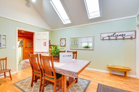 Prime Lakeside Village Location Apt with Kitchen! Apartment in Bemus Point