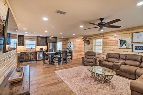 Greers Ferry Home on 40 Acres quarter Mi to Lake! House in Greers Ferry Lake