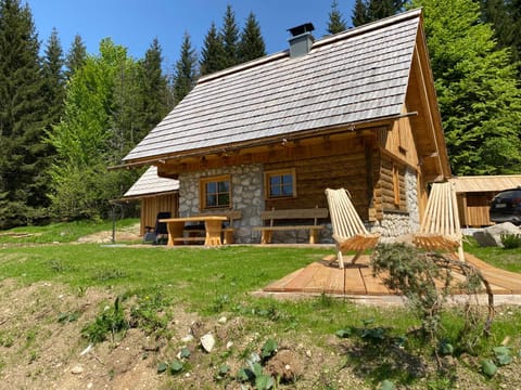 Property building, Seating area