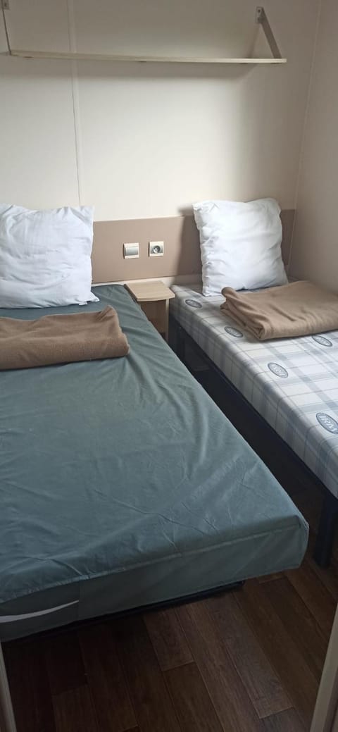 Bed, Bedroom, Internal: Not applicable to any particular room