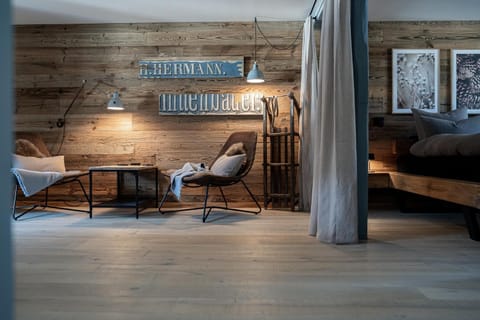 Living room, Photo of the whole room