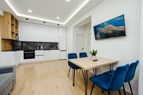 Kitchen or kitchenette, Living room, Dining area