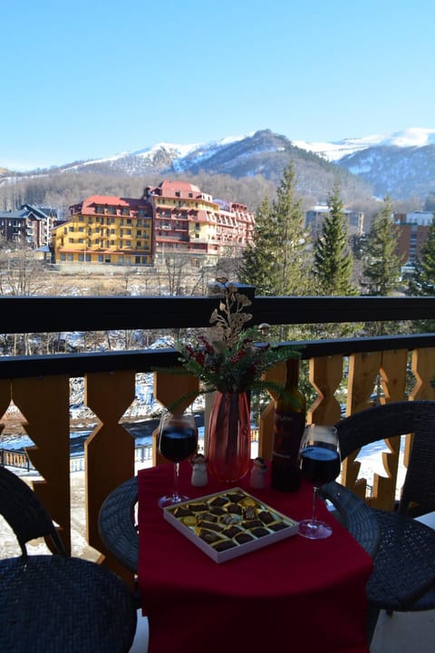 Day, View (from property/room), Balcony/Terrace, City view, Mountain view