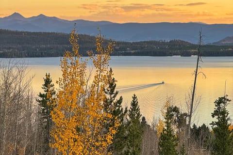 The Golden Moose Chalet House in Grand Lake