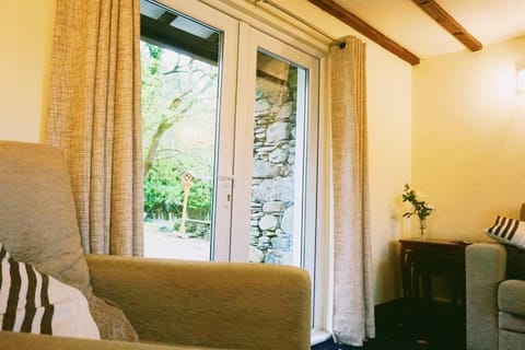 Tudor Cottage, Newby Bridge House in England