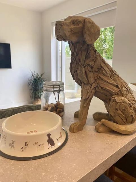 Lotties Cottage House in Broadway