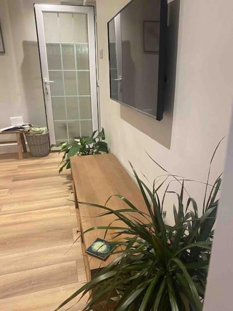 Lotties Cottage House in Broadway