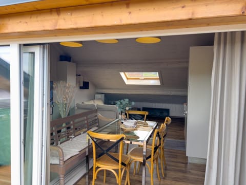 Living room, Seating area, Dining area