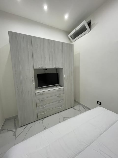 Bedroom, wardrobe
