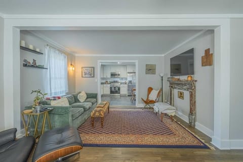 The Eclectic Inn Downtown House in Athens