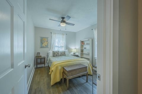 The Eclectic Inn Downtown House in Athens