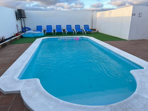 Pool view, Swimming pool, sunbed