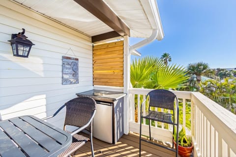 Beachy Keen Cottage House in Belleair Beach