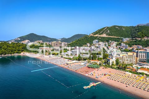 Bird's eye view, City view, Mountain view, Sea view
