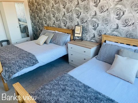 Banks View, Spacious modern apartment in Filey. Apartment in Filey