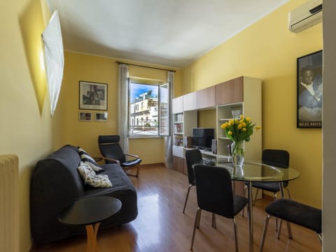 TV and multimedia, Living room, air conditioner