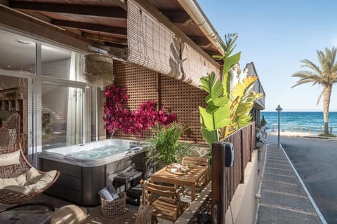 Patio, Day, Natural landscape, View (from property/room), Balcony/Terrace, Seating area, Beach, Sea view, sunbed