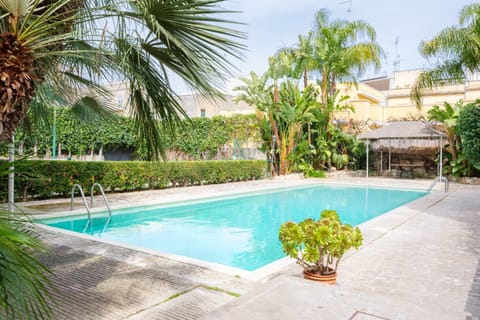 Property building, Swimming pool