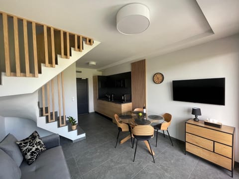 Communal lounge/ TV room, Kitchen or kitchenette, Living room, Breakfast