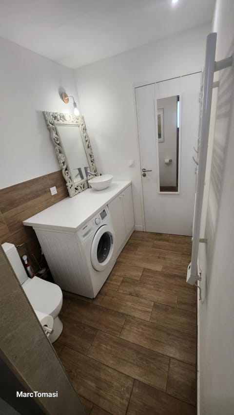 Meublé de tourisme avec terrasse vue montagne Apartment in Corsica