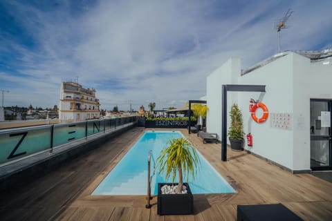 Balcony/Terrace, Pool view, Swimming pool
