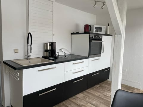Kitchen or kitchenette, minibar, pet friendly, stove, toaster