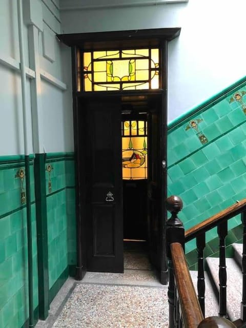 Spacious 3 bed flat in the heart of the west end. Apartment in Glasgow