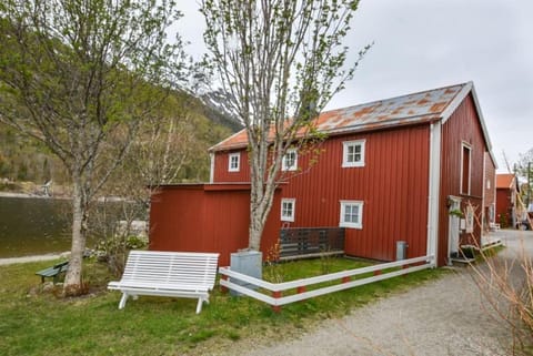 Sjøgata Riverside Rental and Salmon Fishing Hotel in Nordland, Norway