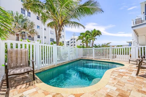 Luxury Beach Front Pool Home in Paradise! home House in Estero Island