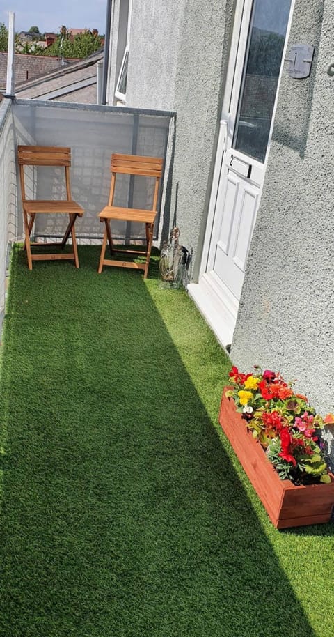 Poppys Place and Busters Barn Apartment in Wales