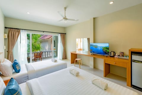 Lightplus Khao Lak Resort in Khuekkhak