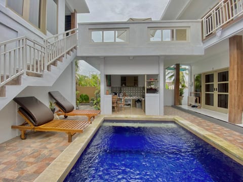 View (from property/room), Pool view, Swimming pool, sunbed