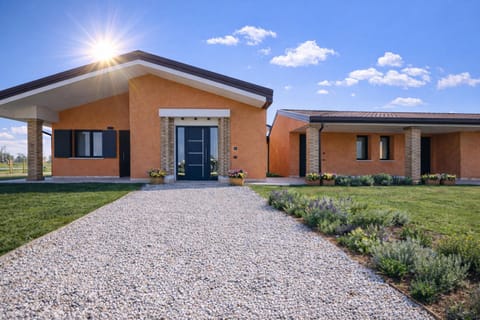 Property building, Facade/entrance, Day, Children play ground, Garden view, Landmark view, Shopping Area, Parking