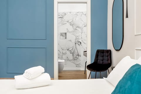 Bathroom, Decorative detail, Decorative detail, Bedroom, internet, locker, towels, air conditioner