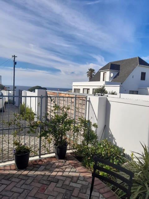Marine View Apartment in Hermanus
