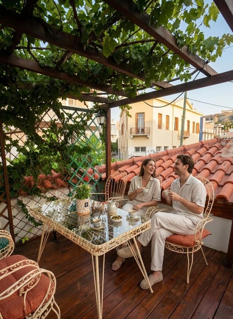 Patio, Day, People, View (from property/room), Balcony/Terrace, Food and drinks, Seating area, Dining area, Guests, Landmark view, group of guests