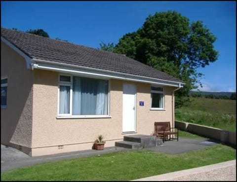 Glen Dhoo Country Cottages - Meadowview Bungalow Apartment in Isle of Man