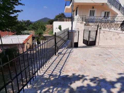 Χαρά Apartment in Arcadia, Greece