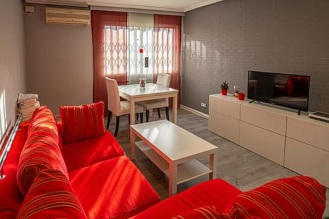 Communal lounge/ TV room, Dining area
