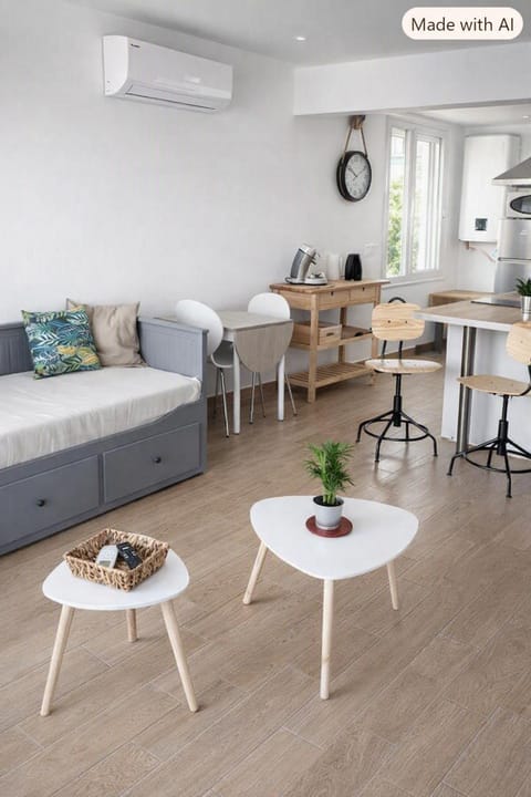 Kitchen or kitchenette, Dining area, air conditioner
