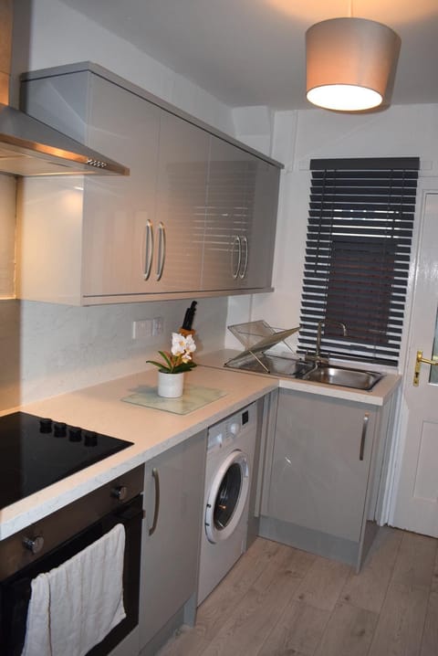 Kitchen or kitchenette, minibar, pet friendly, stove, washing machine