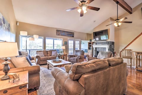 Lakefront Home with Point Venture Golf Access! House in Point Venture