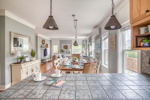 Sunset Beach Manor House in Lincoln Beach